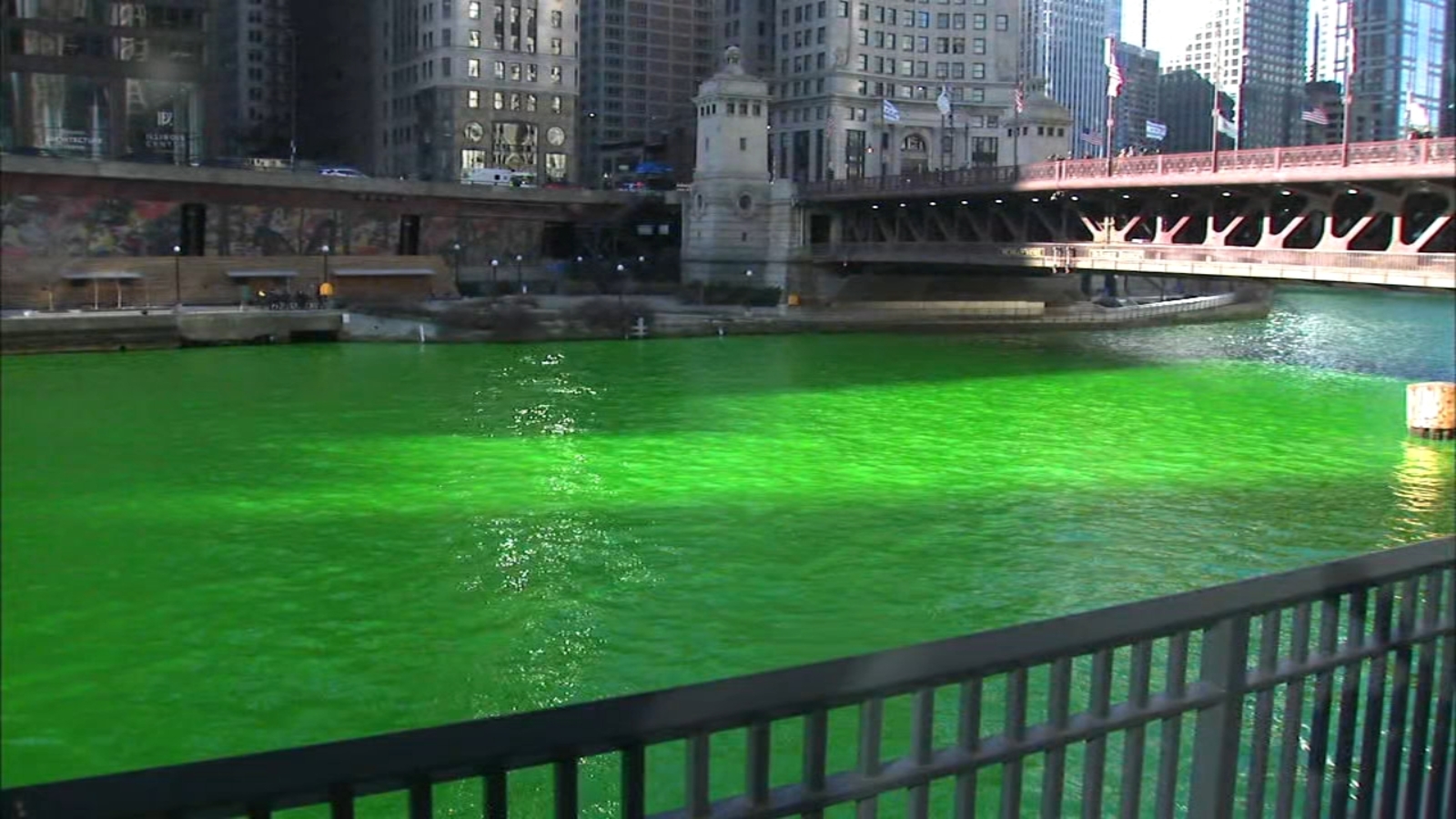 Chicago River dyed green for St. Patrick's Day - Chattythat News