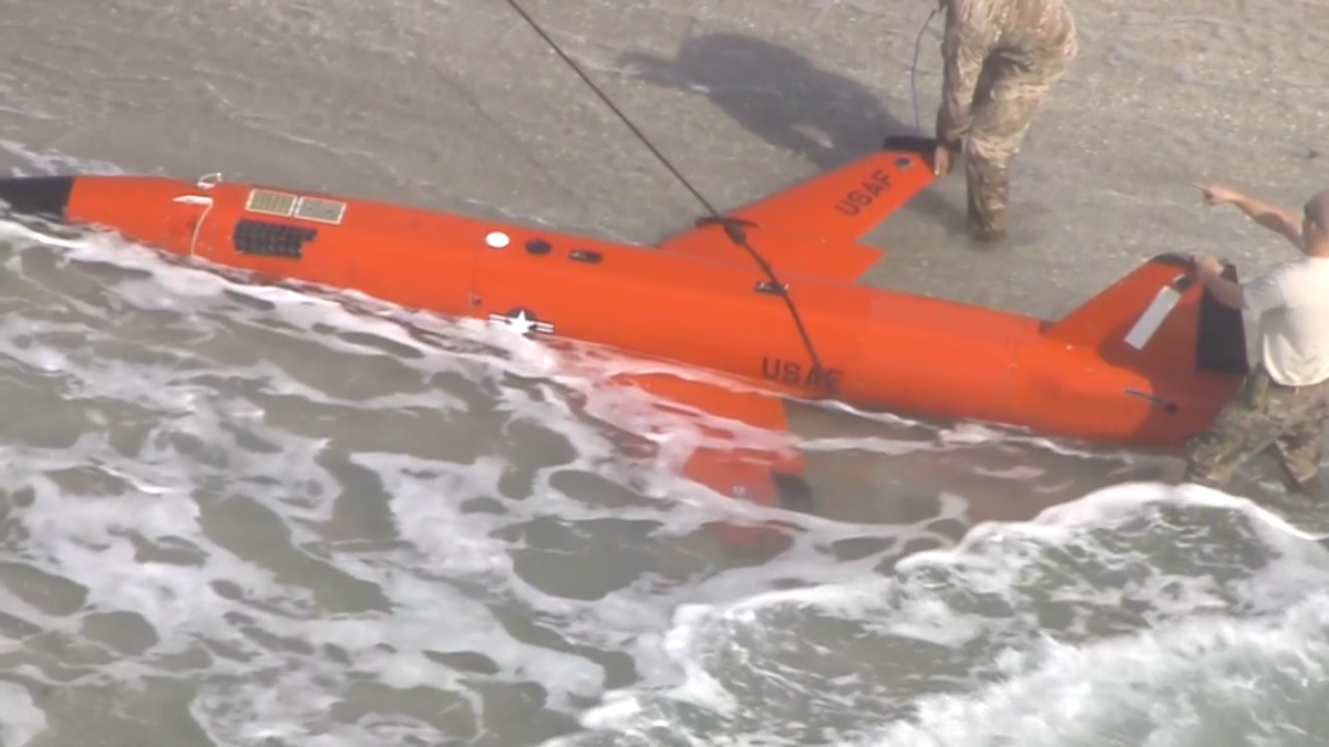 Military training drone washes ashore on FL beach - Chattythat News