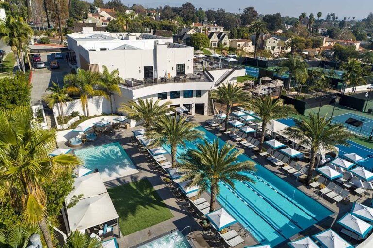 Los Angeles: Country Club: The Ultimate in Athletic and Tennis Club