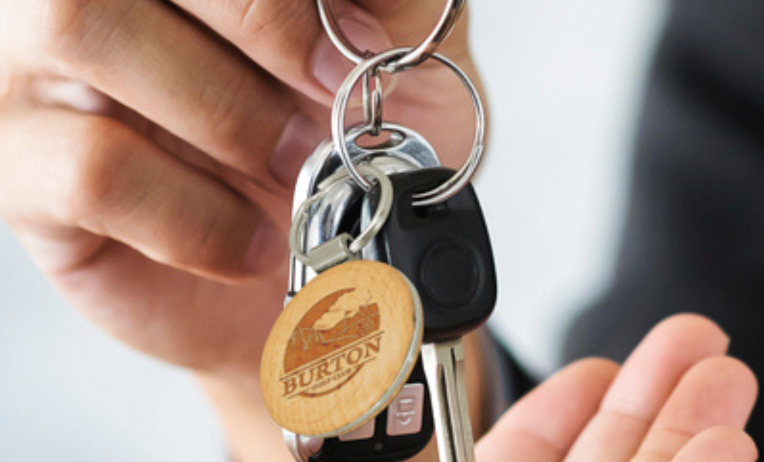 Keyring Engraving Ideas for Weddings, Birthdays, and Anniversaries - Express Promo