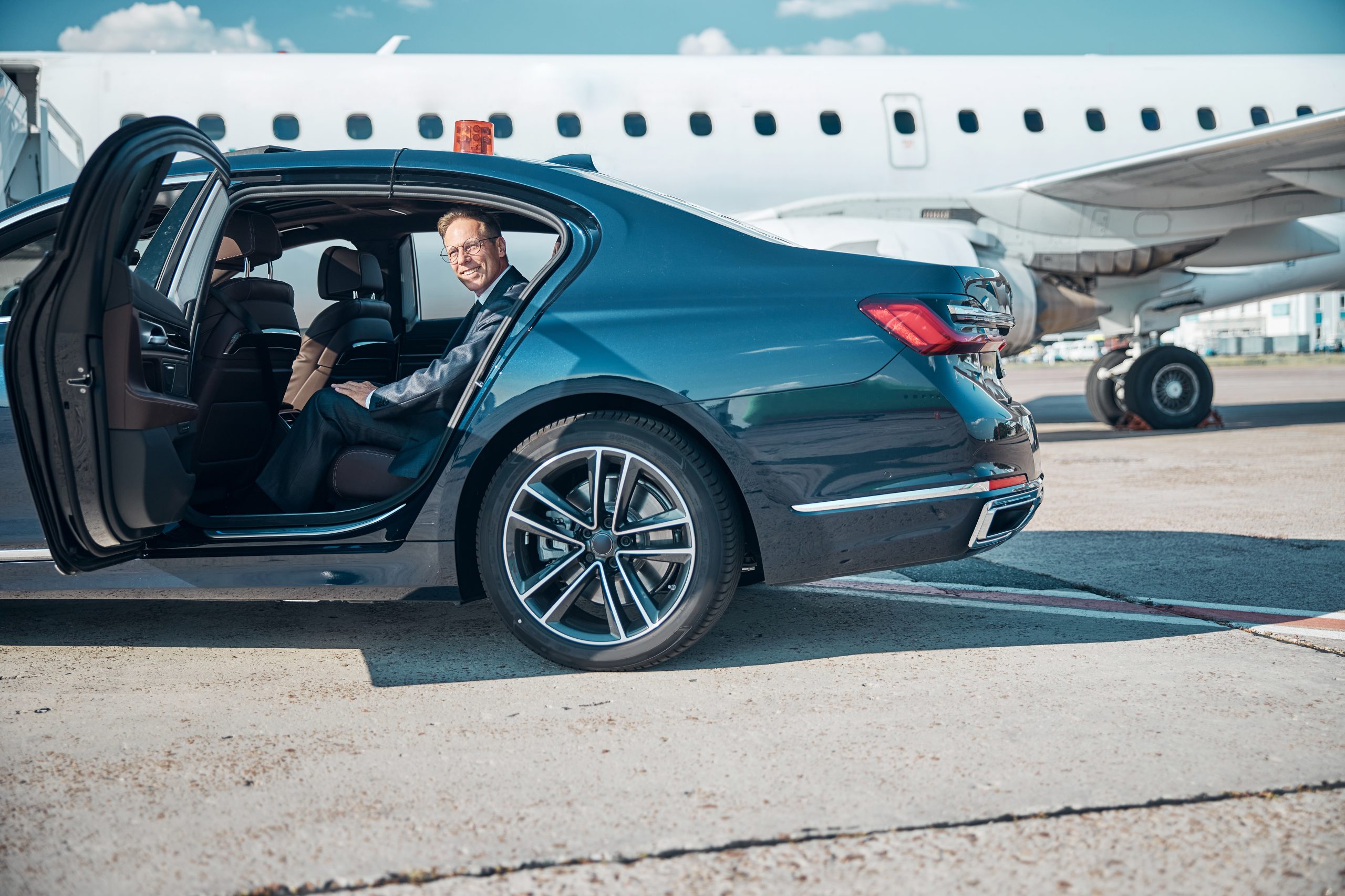 Comfortable & Luxury Airport Transfers in Munich | Limolike