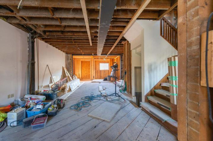 Why Commercial Restoration Services Suit Large Offices