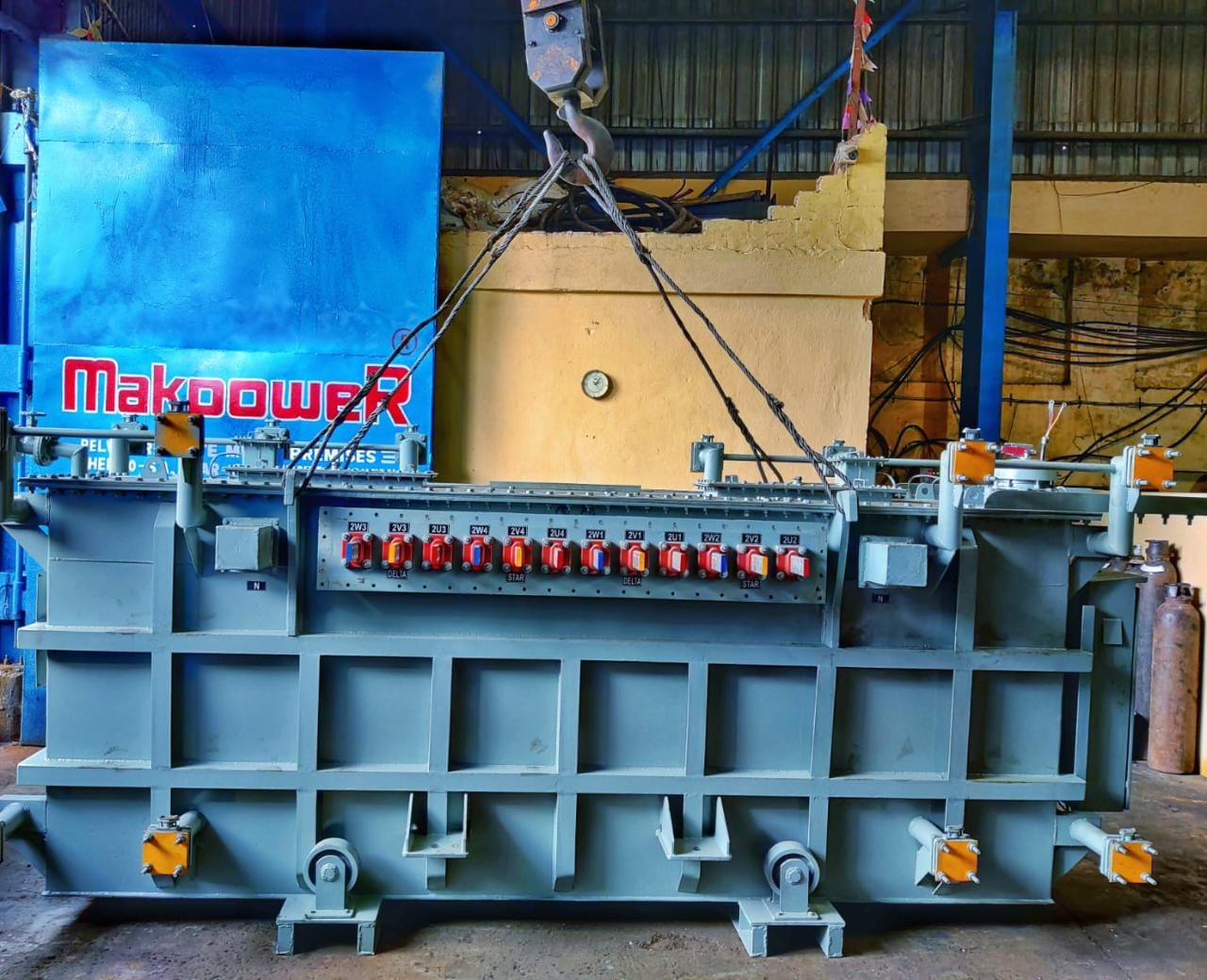 Comparing Induction Furnaces with Arc Furnaces: Key Differences – Power Transformer Manufacturer