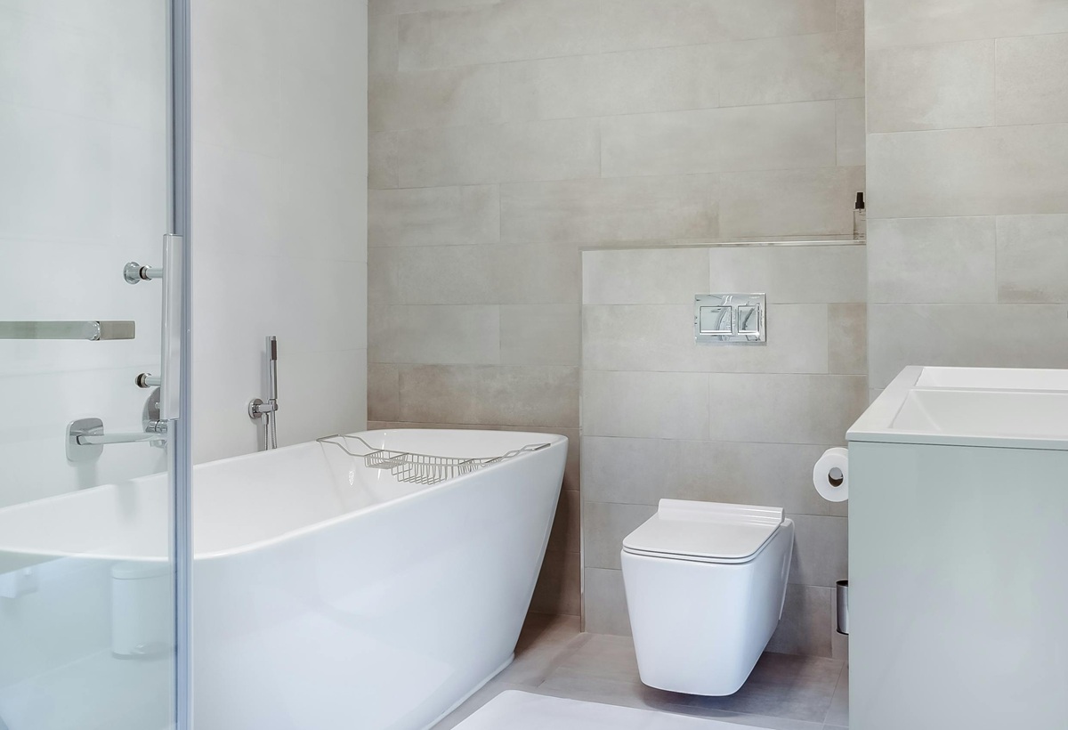 Back-to-Wall Tubs: A Functional Yet Luxurious Bathroom Solution – Vibe Sphere