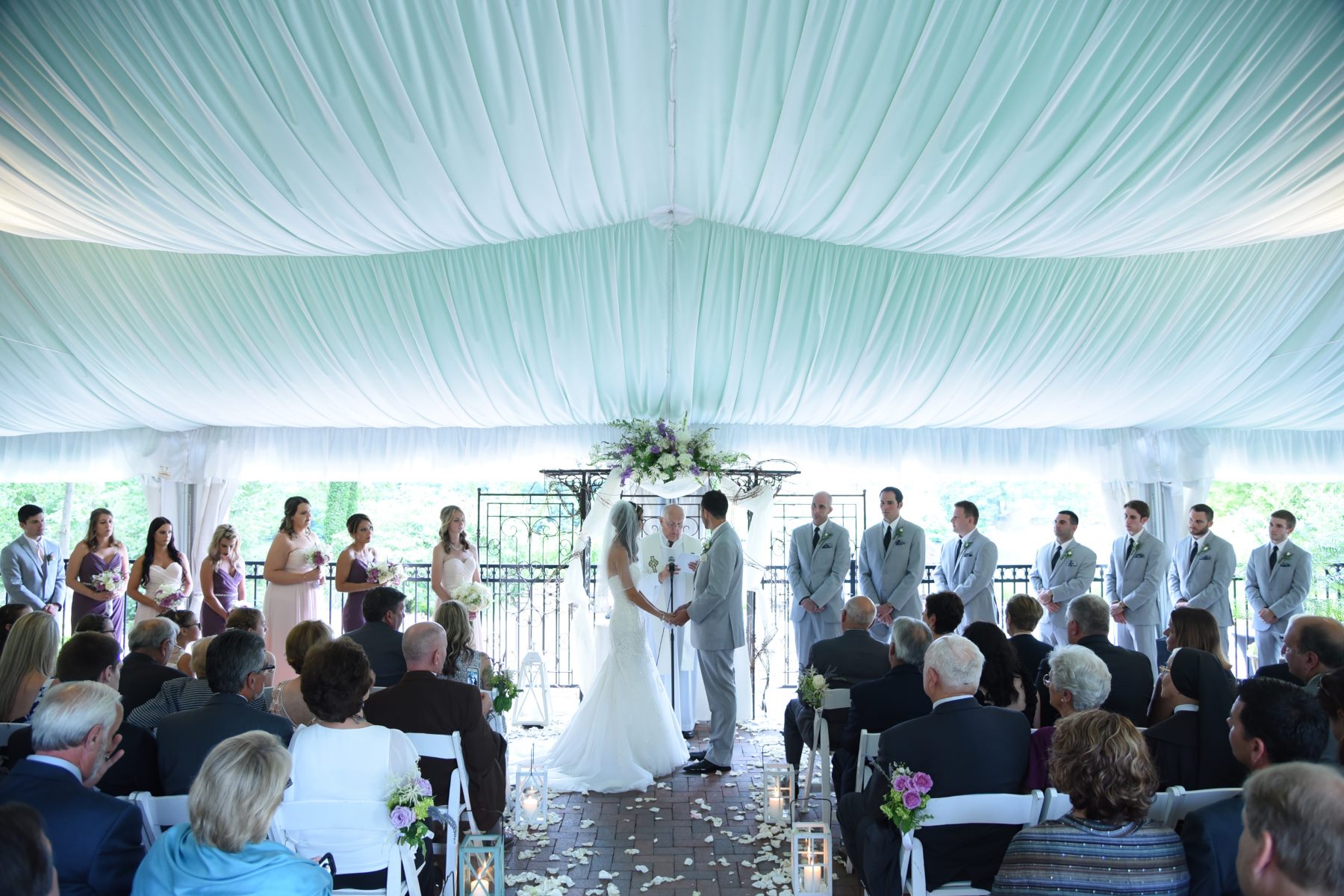 How to Choose Between Banquet Halls and Venues in New Jersey for Parties